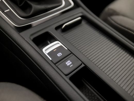 Volkswagen Golf 1.5 TSI Sportline (VIRTUAL COCKPIT, 4 CILINDER, APPLE CARPLAY, GROOT NAVI, ALCANTARA SPORTSTOELEN... ActivLease financial lease