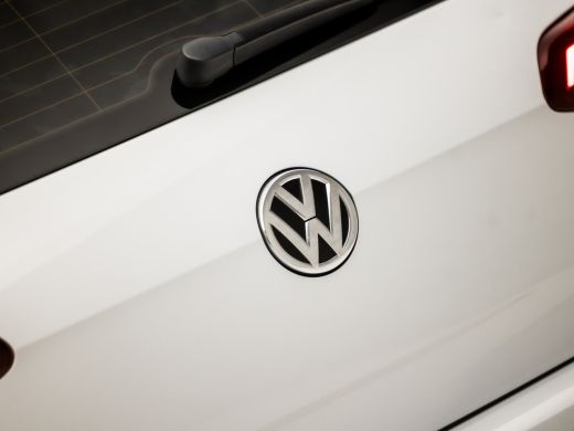 Volkswagen Golf 1.5 TSI Sportline (VIRTUAL COCKPIT, 4 CILINDER, APPLE CARPLAY, GROOT NAVI, ALCANTARA SPORTSTOELEN... ActivLease financial lease