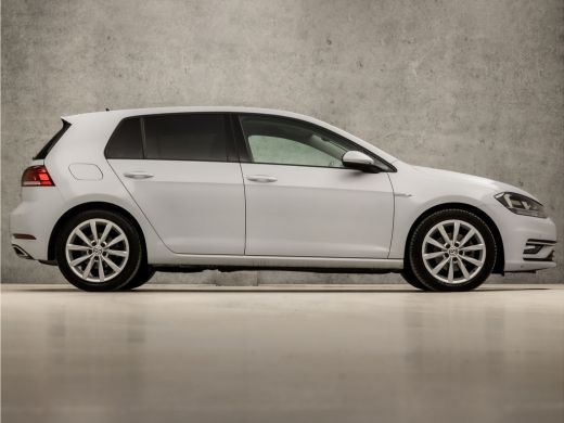 Volkswagen Golf 1.5 TSI Sportline (VIRTUAL COCKPIT, 4 CILINDER, APPLE CARPLAY, GROOT NAVI, ALCANTARA SPORTSTOELEN... ActivLease financial lease