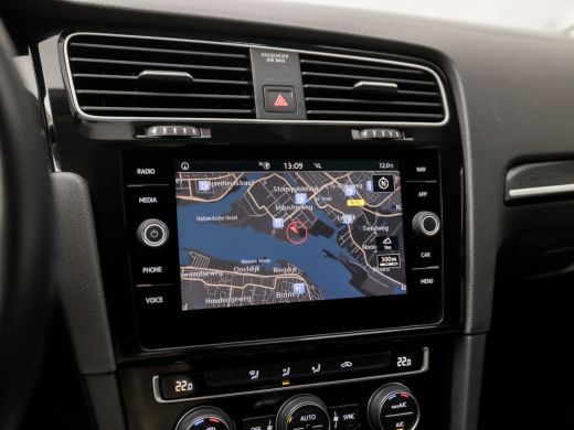 Volkswagen Golf 1.5 TSI Sportline (VIRTUAL COCKPIT, 4 CILINDER, APPLE CARPLAY, GROOT NAVI, ALCANTARA SPORTSTOELEN... ActivLease financial lease
