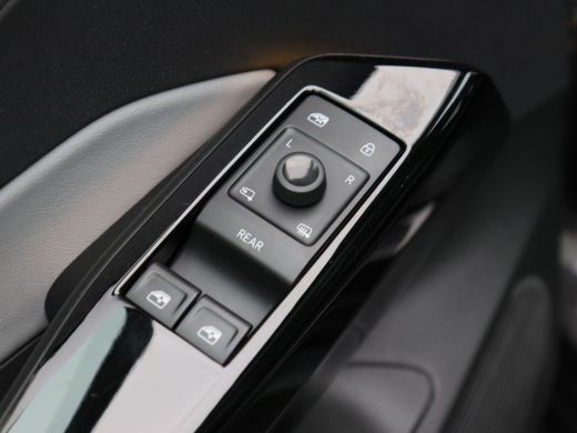 Volkswagen ID.3 First Max 58 kWh 204 Pk | Adaptive Cruise | Panoramadak | Camera | CarPlay | Navigatie | Stoelver... ActivLease financial lease