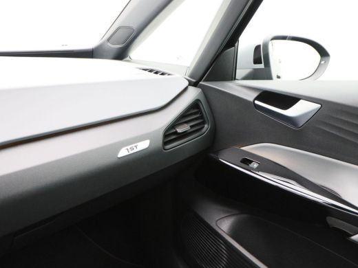 Volkswagen ID.3 First Max 58 kWh 204 Pk | Adaptive Cruise | Panoramadak | Camera | CarPlay | Navigatie | Stoelver... ActivLease financial lease
