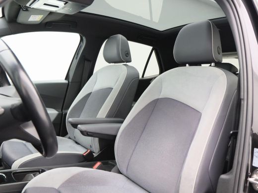Volkswagen ID.3 First Max 58 kWh 204 Pk | Adaptive Cruise | Panoramadak | Camera | CarPlay | Navigatie | Stoelver... ActivLease financial lease