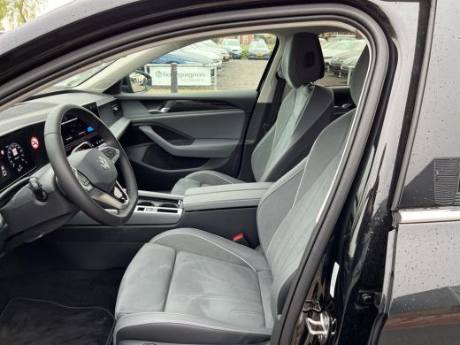 Volkswagen Passat Variant 1.5 eTSI Business | Trekhaak | ERGO | ACC | ActivLease financial lease
