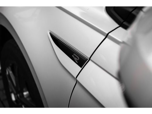 Volkswagen Polo Volkswagen R-Line Business | 'App-Connect' draadloze smartphone integratie | Achterbank in ongeli... ActivLease financial lease