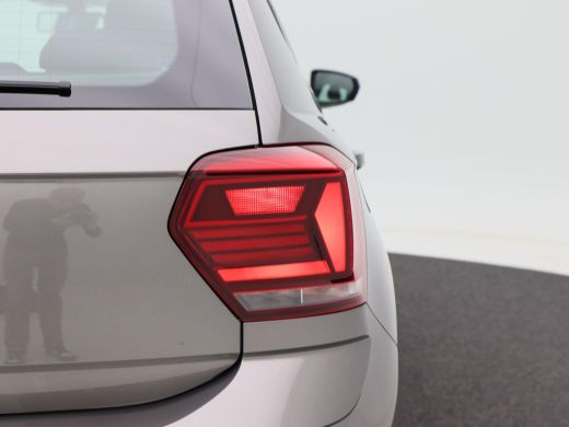 Volkswagen Polo 1.0 TSi Automaat Highline | Navigatie | Adaptive Cruise | Climate Control | Camera | Carplay | 70... ActivLease financial lease