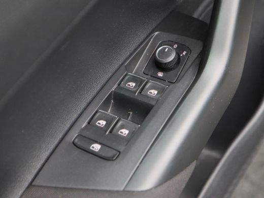 Volkswagen Polo 1.0 TSi Automaat Highline | Navigatie | Adaptive Cruise | Climate Control | Camera | Carplay | 70... ActivLease financial lease