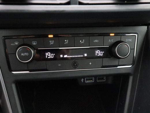 Volkswagen Polo 1.0 TSi Automaat Highline | Navigatie | Adaptive Cruise | Climate Control | Camera | Carplay | 70... ActivLease financial lease