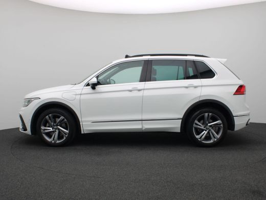 Volkswagen Tiguan 1.4 TSI eHybrid R-Line Business 245PK DSG matrix led, panoramadak, achteruitrijcamera, stuur-stoe... ActivLease financial lease