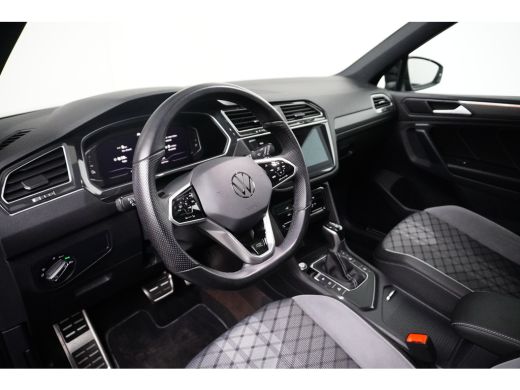 Volkswagen Tiguan Volkswagen 1.4 TSI eHybrid R-Line Business+ | Black Style | Panoramadak | Adaptive Cruise | Navi | ActivLease financial lease