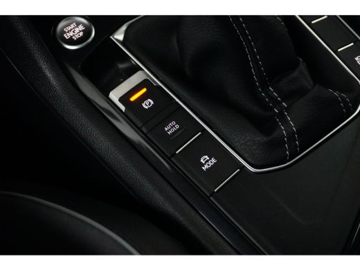 Volkswagen Tiguan Volkswagen 1.4 TSI eHybrid R-Line Business+ | Black Style | Panoramadak | Adaptive Cruise | Navi | ActivLease financial lease