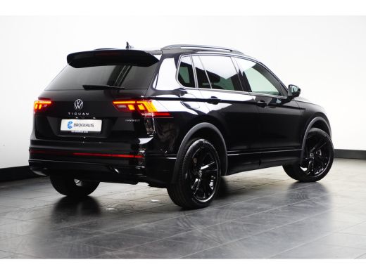 Volkswagen Tiguan Volkswagen 1.4 TSI eHybrid R-Line Business+ | Black Style | Panoramadak | Adaptive Cruise | Navi | ActivLease financial lease