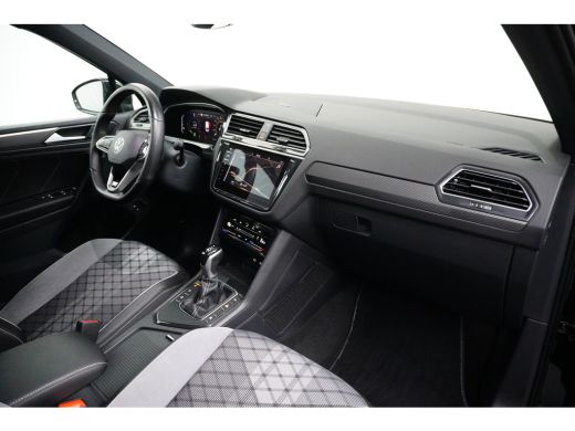 Volkswagen Tiguan Volkswagen 1.4 TSI eHybrid R-Line Business+ | Black Style | Panoramadak | Adaptive Cruise | Navi | ActivLease financial lease