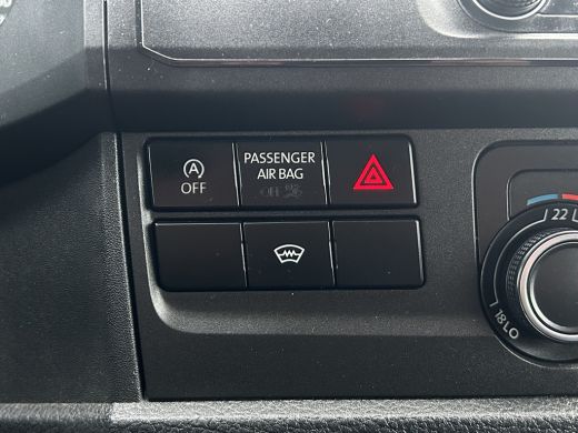 Volkswagen Transporter 2.0 TDI 150 PK / L1H1 / 2x SCHUIFDEUR / IMPERIAAL / INRICHTING / TREKHAAK / AIRCO / CRUISE ActivLease financial lease