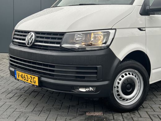 Volkswagen Transporter 2.0 TDI 150 PK / L1H1 / 2x SCHUIFDEUR / IMPERIAAL / INRICHTING / TREKHAAK / AIRCO / CRUISE ActivLease financial lease