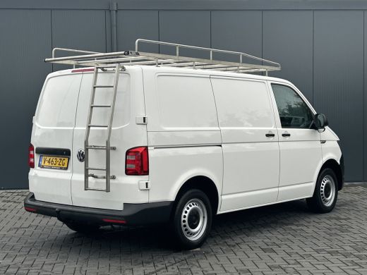 Volkswagen Transporter 2.0 TDI 150 PK / L1H1 / 2x SCHUIFDEUR / IMPERIAAL / INRICHTING / TREKHAAK / AIRCO / CRUISE ActivLease financial lease