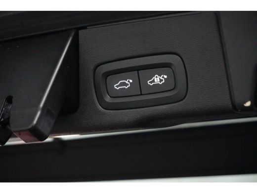 Volvo  XC60 Volvo 2.0 Recharge T8 AWD R-Design | Trekhaak | PDC + 360 Camera | Harman / Kardon Audio | Stoelv... ActivLease financial lease