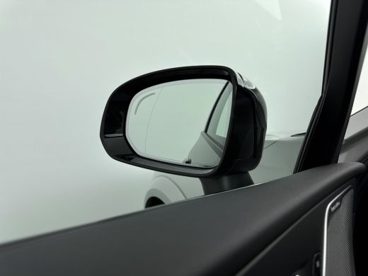 Volvo  XC60 2.0 Recharge T8 AWD R-Design | Trekhaak | PDC + 360 Camera | Voorruitverwarming | Harman / Kardon... ActivLease financial lease