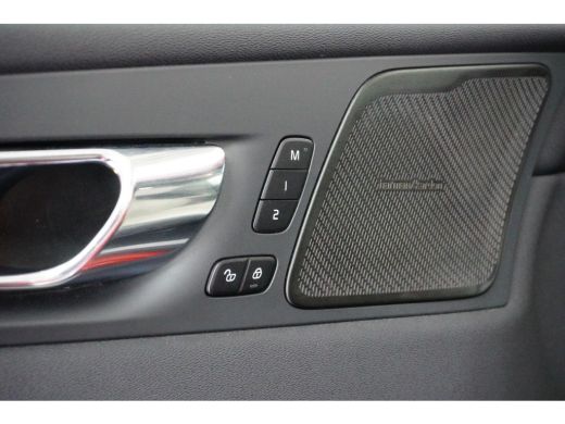 Volvo  XC60 Volvo 2.0 Recharge T8 AWD R-Design | Trekhaak | PDC + 360 Camera | Harman / Kardon Audio | Stoelv... ActivLease financial lease