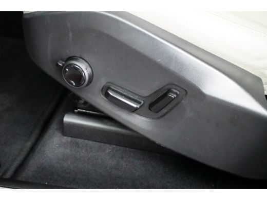 Volvo  XC60 Volvo 2.0 Recharge T8 AWD R-Design | Trekhaak | PDC + 360 Camera | Harman / Kardon Audio | Stoelv... ActivLease financial lease