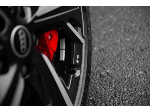 Audi A6 Avant e-tron Audi S6 Avant e-tron S6 100 kWh ActivLease financial lease