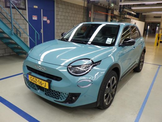 Fiat 600E Fiat La Prima 54 kWh Vol-Leder | Navigatie | Stoelverwarming | Adaptive Cruise | Achteruitrijcame... Fiat 600E Fiat La Prima 54 kWh Vol-Leder | Navigatie | Stoelverwarming | Adaptive Cruise | Achteruitrijcame...