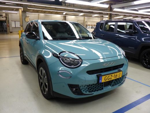 Fiat 600E Fiat La Prima 54 kWh Vol-Leder | Navigatie | Stoelverwarming | Adaptive Cruise | Achteruitrijcame... ActivLease financial lease