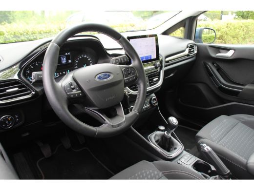 Ford Fiesta 1.0EB TITANIUM | NL-AUTO! | 1e EIGENAAR! | WINTERPACK: STOEL, STUUR & VOORRUITVERWARMING | NAVI |... ActivLease financial lease