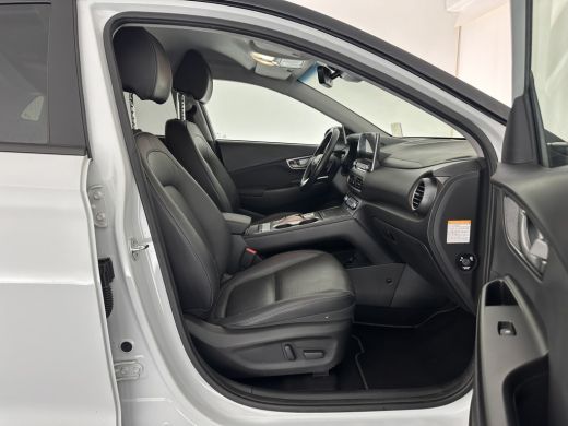 Hyundai KONA EV Premium 64 kWh [ 3-Fase ] (INCL-BTW) *HEAT-PUMP | FULL-LEATHER | HEAD-UP | FULL-LED | NAVI-FUL... ActivLease financial lease