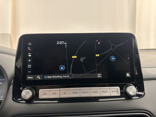 Hyundai KONA EV Premium 64 kWh [ 3-Fase ] (INCL-BTW) *HEAT-PUMP | FULL-LEATHER | HEAD-UP | FULL-LED | NAVI-FUL... ActivLease financial lease