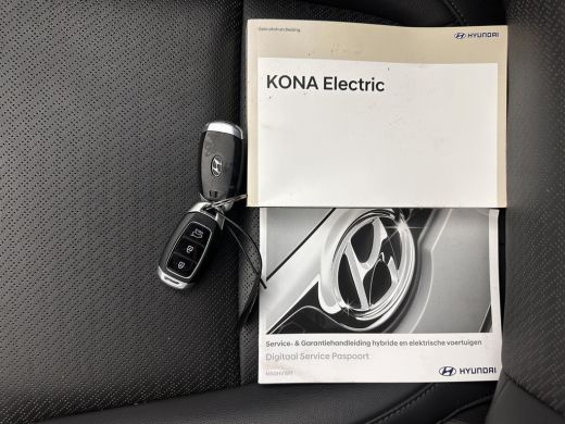 Hyundai KONA EV Premium 64 kWh [ 3-Fase ] (INCL-BTW) *HEAT-PUMP | FULL-LEATHER | HEAD-UP | FULL-LED | NAVI-FUL... ActivLease financial lease