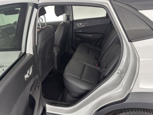 Hyundai KONA EV Premium 64 kWh [ 3-Fase ] (INCL-BTW) *HEAT-PUMP | FULL-LEATHER | HEAD-UP | FULL-LED | NAVI-FUL... ActivLease financial lease