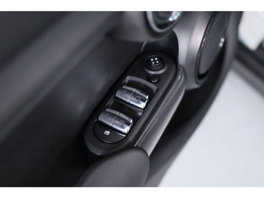 Mini Mini 1.5 Cooper Business Edition | Cruise Control | Parkeersensoren | Climate Control | Navigatie | Li... ActivLease financial lease