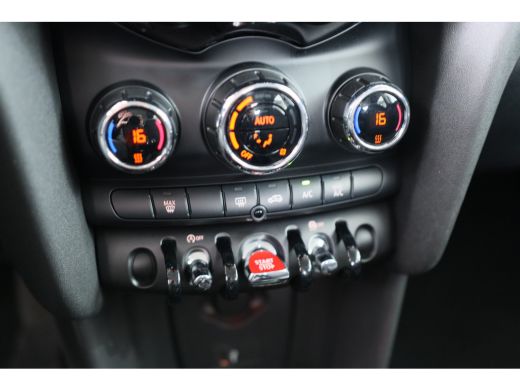 Mini Mini 1.5 Cooper Business Edition | Cruise Control | Parkeersensoren | Climate Control | Navigatie | Li... ActivLease financial lease