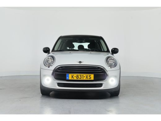 Mini Mini 1.5 Cooper Business Edition | Cruise Control | Parkeersensoren | Climate Control | Navigatie | Li... ActivLease financial lease