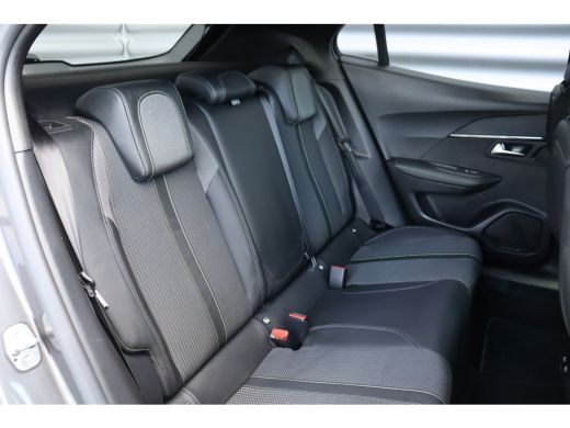Peugeot 2008 1.2 PURETECH 155PK GT PACK AUTOMAAT / NAVI / LEDER / CLIMA / LED / PDC / 17" LMV / KEYLESS / CAME... ActivLease financial lease