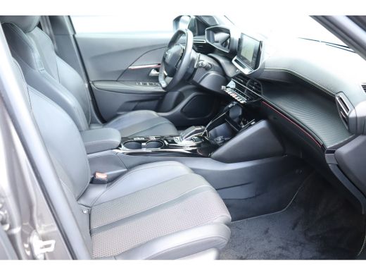 Peugeot 2008 1.2 PURETECH 155PK GT PACK AUTOMAAT / NAVI / LEDER / CLIMA / LED / PDC / 17" LMV / KEYLESS / CAME... ActivLease financial lease
