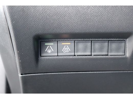 Peugeot 2008 1.2 PURETECH 155PK GT PACK AUTOMAAT / NAVI / LEDER / CLIMA / LED / PDC / 17" LMV / KEYLESS / CAME... ActivLease financial lease