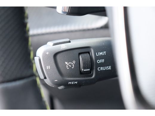 Peugeot 2008 1.2 PURETECH 155PK GT PACK AUTOMAAT / NAVI / LEDER / CLIMA / LED / PDC / 17" LMV / KEYLESS / CAME... ActivLease financial lease