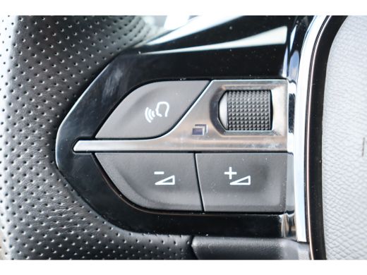 Peugeot 2008 1.2 PURETECH 155PK GT PACK AUTOMAAT / NAVI / LEDER / CLIMA / LED / PDC / 17" LMV / KEYLESS / CAME... ActivLease financial lease