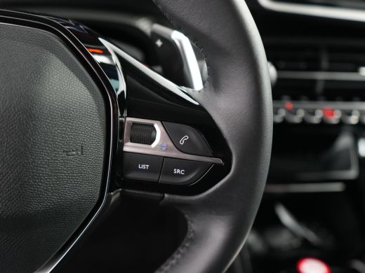 Peugeot 2008 Peugeot 1.2 PureTech Allure Pack Automaat | Achteruitrijcamera | Airco (automatisch) | Keyless start ActivLease financial lease