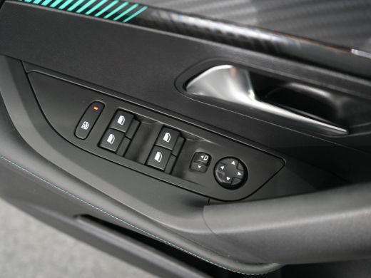 Peugeot 2008 Peugeot 1.2 PureTech Allure Pack Automaat | Achteruitrijcamera | Airco (automatisch) | Keyless start ActivLease financial lease