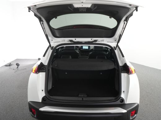 Peugeot 2008 Peugeot 1.2 PureTech Allure Pack Automaat | Achteruitrijcamera | Airco (automatisch) | Keyless start ActivLease financial lease