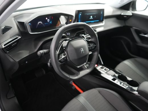 Peugeot 2008 Peugeot 1.2 PureTech Allure Pack Automaat | Achteruitrijcamera | Airco (automatisch) | Keyless start ActivLease financial lease