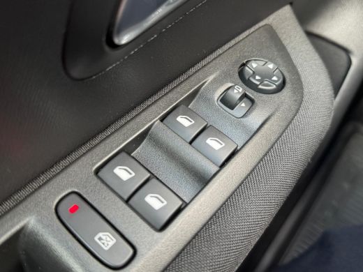 Peugeot 208 1.2 PureTech Active Pack Airco | Carplay | Cruise control | Lichtmetalen velgen | Parkeersensoren... ActivLease financial lease