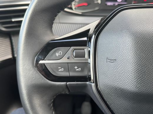 Peugeot 208 1.2 PureTech Active Pack Airco | Carplay | Cruise control | Lichtmetalen velgen | Parkeersensoren... ActivLease financial lease