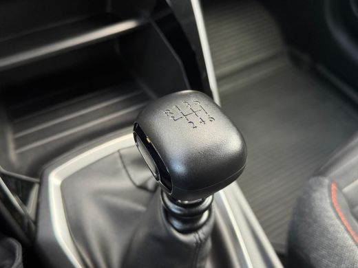 Peugeot 208 1.2 PureTech Active Pack Airco | Carplay | Cruise control | Lichtmetalen velgen | Parkeersensoren... ActivLease financial lease