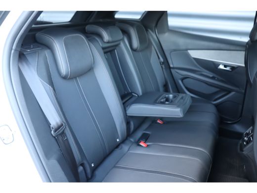 Peugeot 3008 1.2 PURETECH 130PK GT AUTOMAAT / NAVI / LEDER / CLIMA / PDC / 18" LMV / CAMERA / KEYLESS / FULL-L... ActivLease financial lease