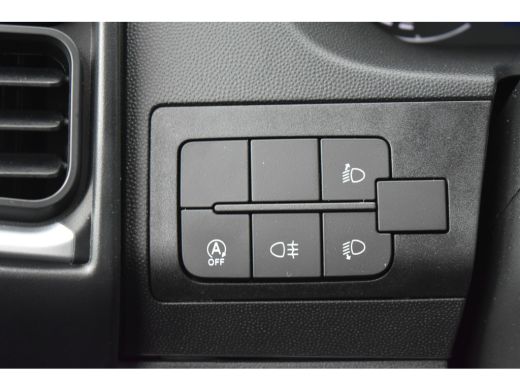 Peugeot Boxer 2.2 BlueHDi 140 S&S L2H2 3.5t | Trekhaak | Navigatie | Cruise Control | Draadloos Apple Carplay &... ActivLease financial lease