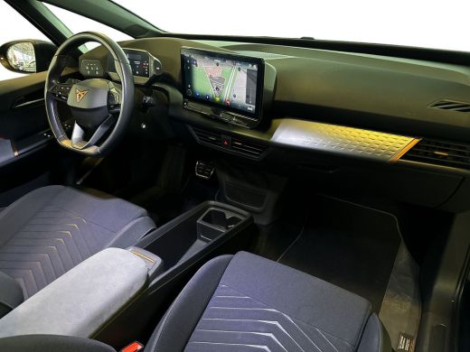 Seat Born Business One 204pk 62 kWh / Voorstoelen verwarmd / Navigatiesysteem / Achteruitrijcamera ActivLease financial lease